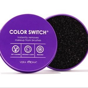 NIB Vera Mona Color Switch